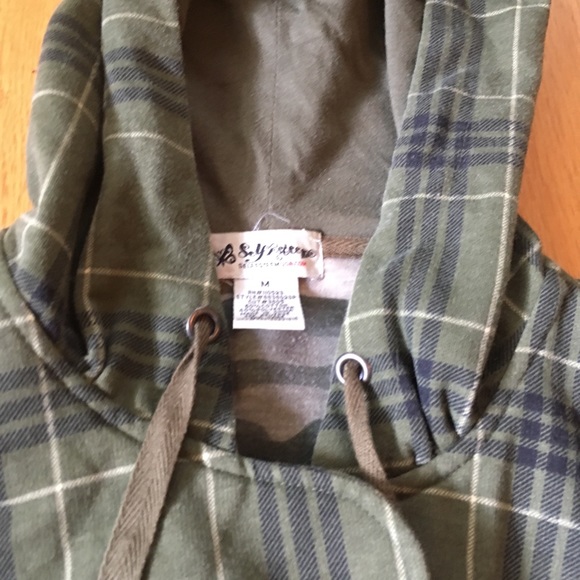 Army Green Jacket with Belt and Buttons - Picture 7 of 8